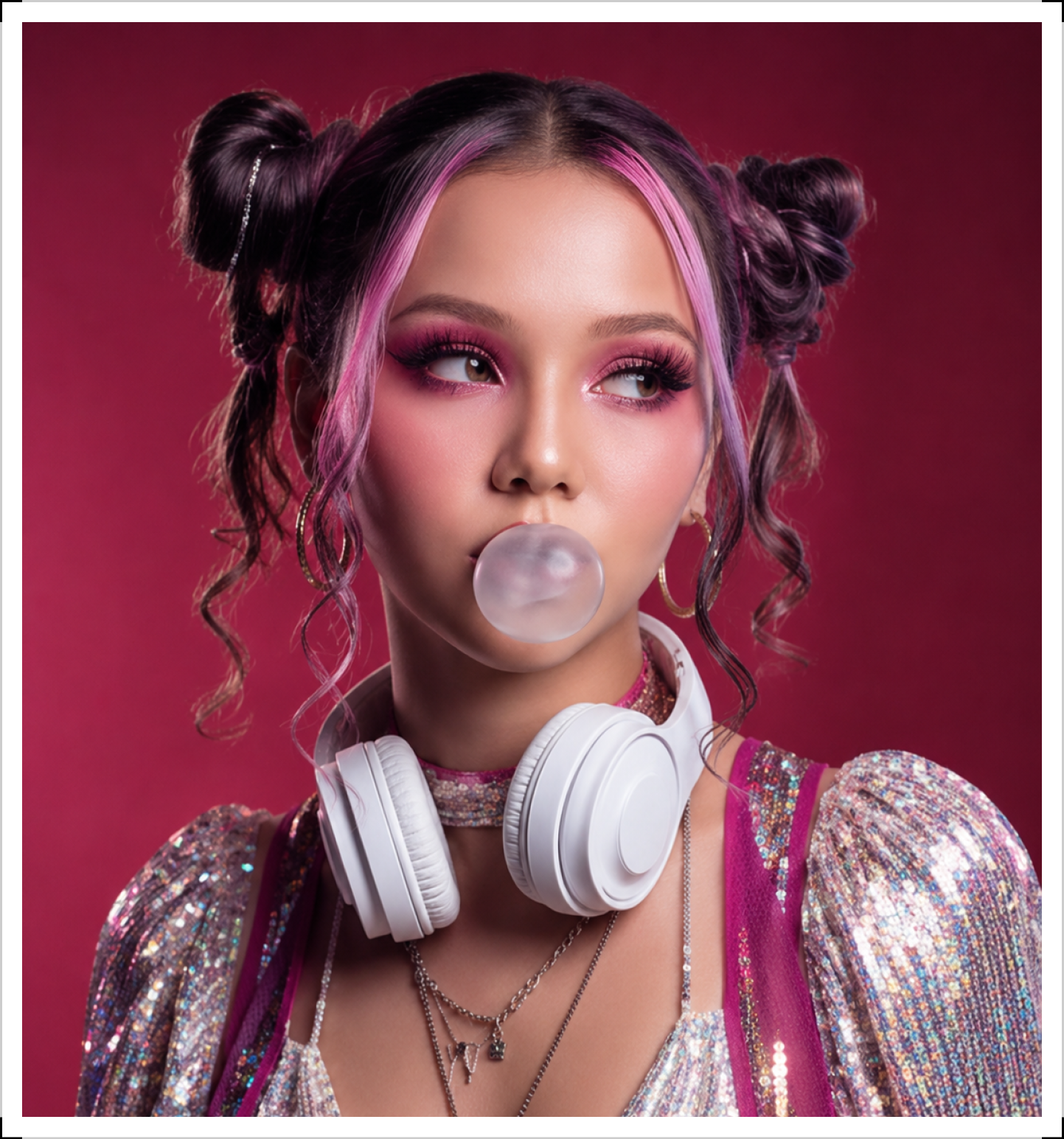 Luna Pop portrait